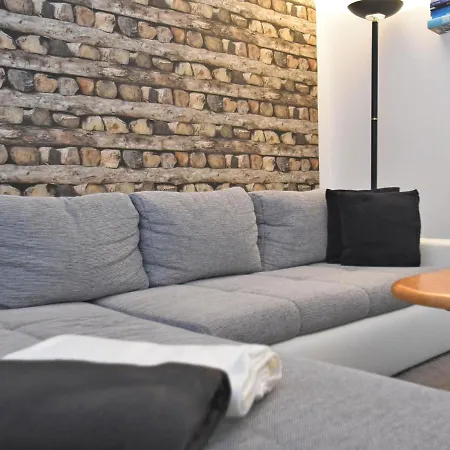 Comfortable In Quiet Location With Gorgeous South Facing Balcony *